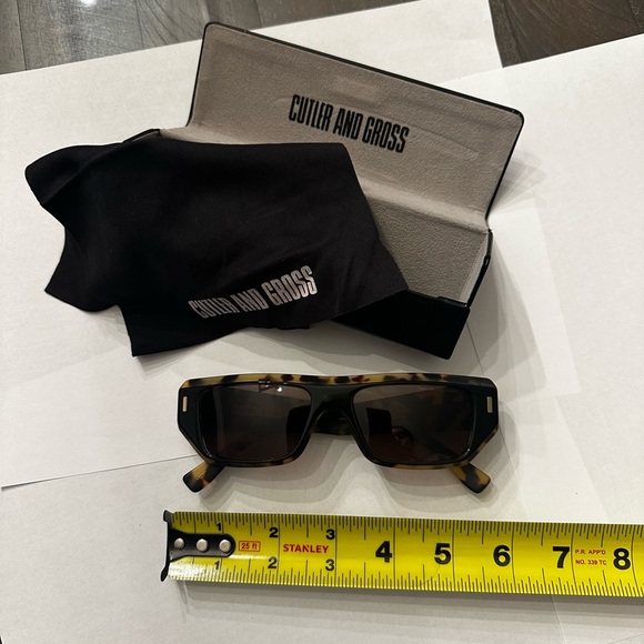 Cutler and Gross CGSN137 Tortoise Shell - Picture 9 of 9